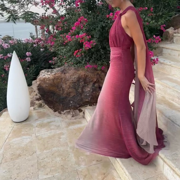 Talbot Runhof
Twist Degrade Metallic Voile Cape Gown - Picture 12 of 12